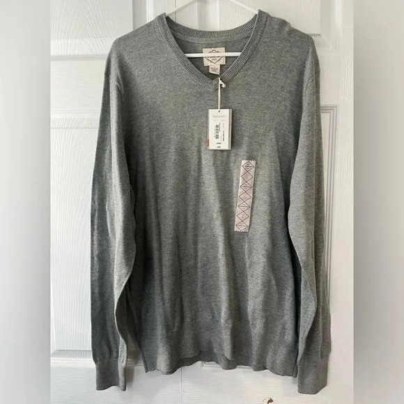 NWT St Johns Bay Mens Gray Size large V Neck Pullover Stretch Knit New Sweater - Picture 1 of 4